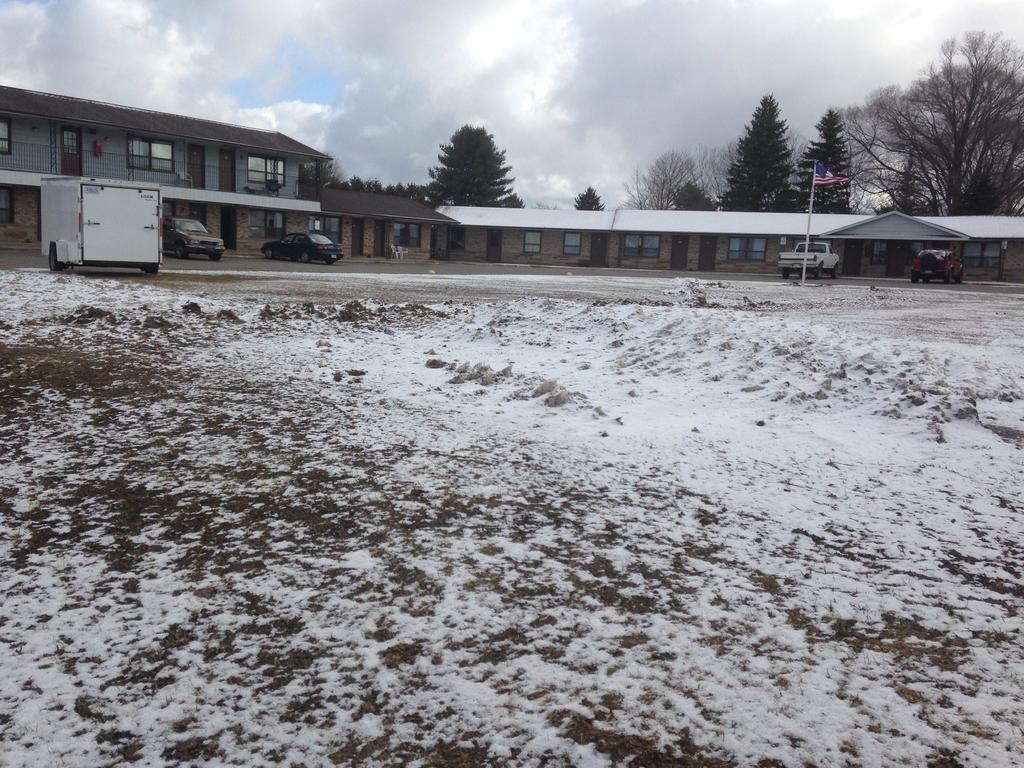 Timberly Motel Gaylord Exterior photo