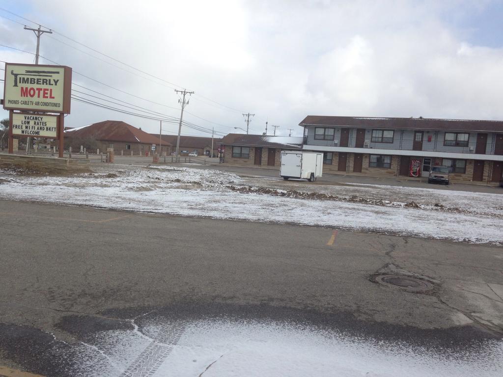 Timberly Motel Gaylord Exterior photo