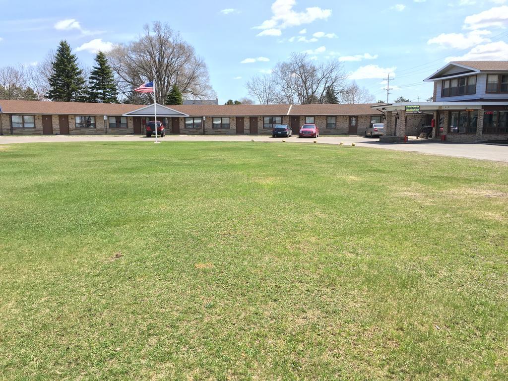 Timberly Motel Gaylord Exterior photo